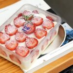 拾年咖啡║草莓控看過來！！新品草莓盒子悄悄上市，就是要給你滿滿草莓，不想撲空記得先詢問！！