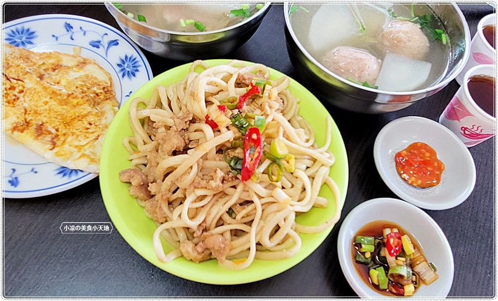 君中式早午餐║緊鄰豐原醫院，傳統中式美味炒麵、豬血湯，還有外送服務喔！！